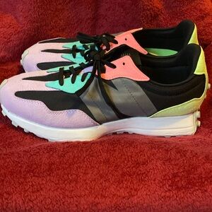 New Balance 327 Shoes Womens Sz 11 Black Dark Violet Suede Athletic Sneakers EUC